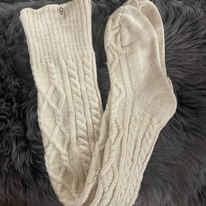 ⚪️◽️Cream Ugg 🧦